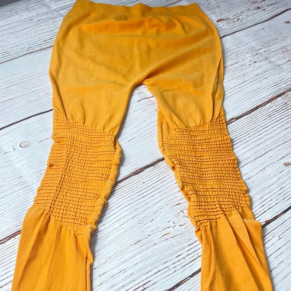 Ruched mustard yellow legging s/m - Picture 3 of 5